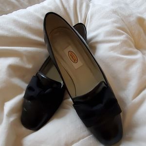 Leather Flats with Grosgrain Bow